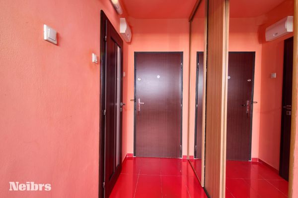 3 izbový svetlý byt s balkónom (8m2) a parkovacím miestom