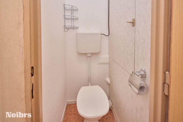 3 izbový svetlý byt s balkónom (8m2) a parkovacím miestom