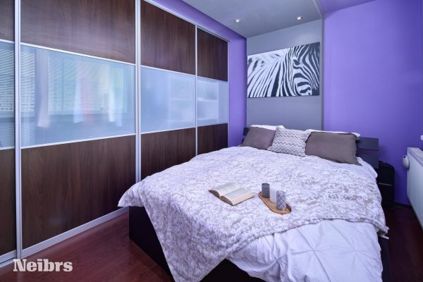 3 izbový svetlý byt s balkónom (8m2) a parkovacím miestom
